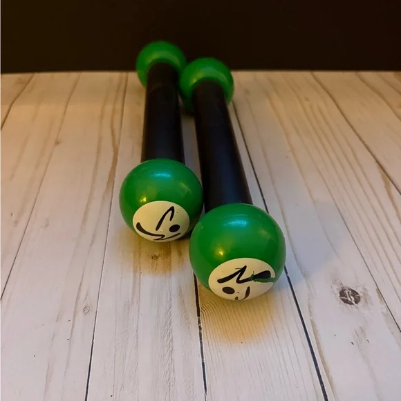 Zumba toning weights, 1lb shaker exercise weights - Picture 3 of 3